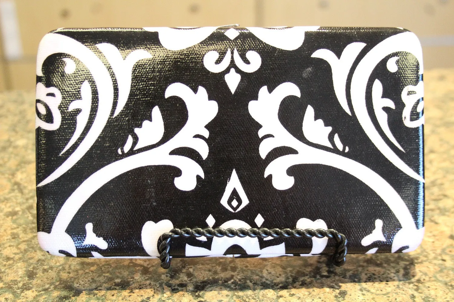 ADO | Damask Print Clutch Wallet with Red Trim
