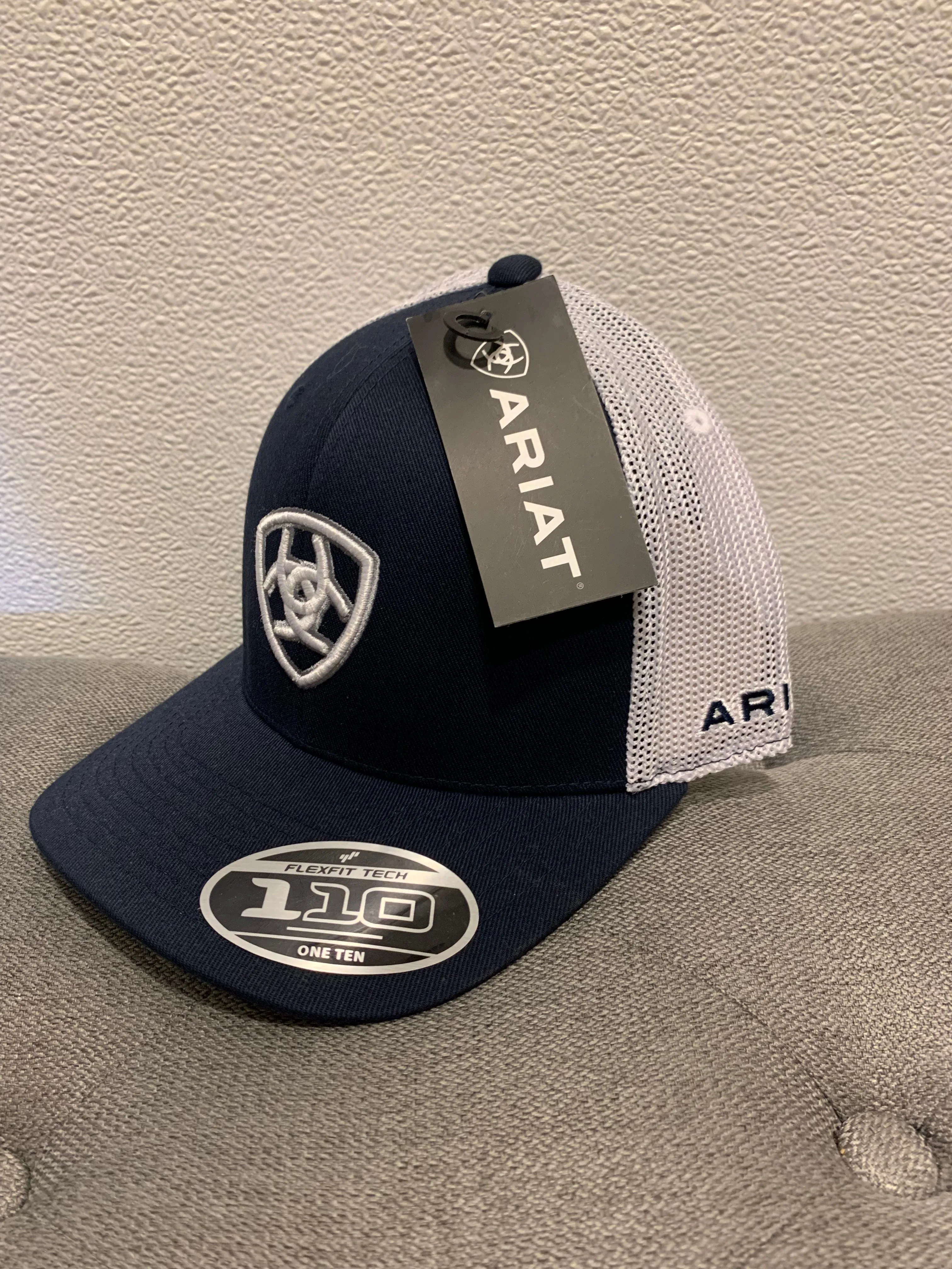 Ariat navy/white