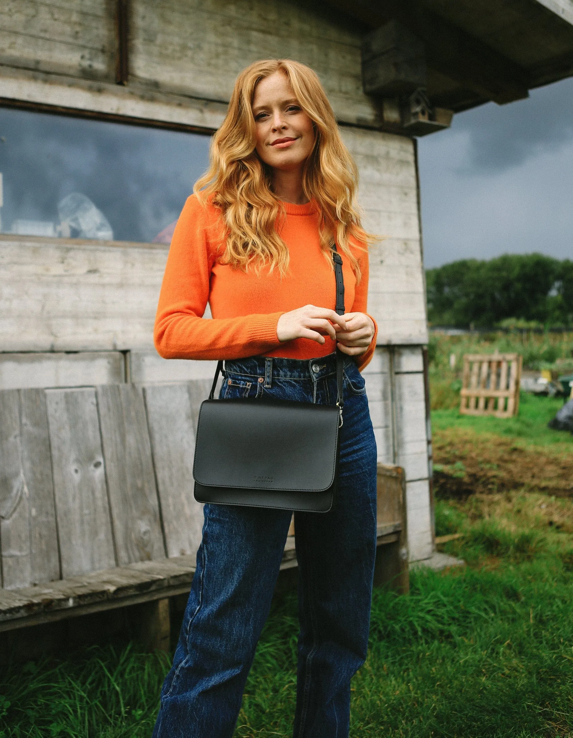 Audrey Apple Leather Vegan Crossbody | Black