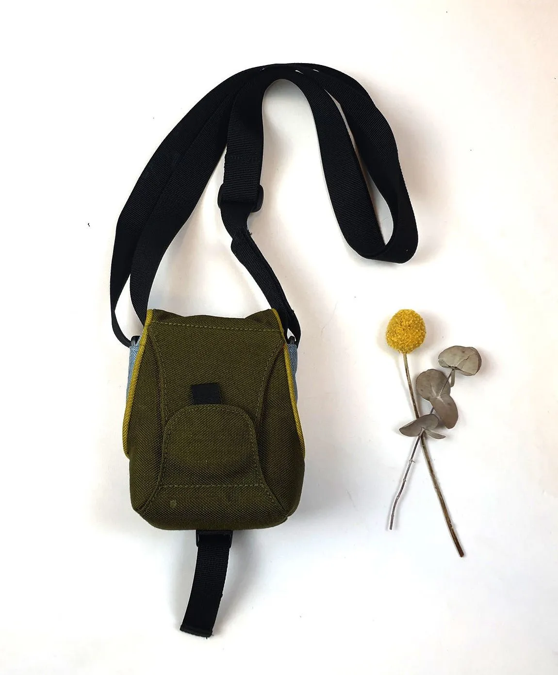 Crumpler cute "baby scarer" crossbody bag