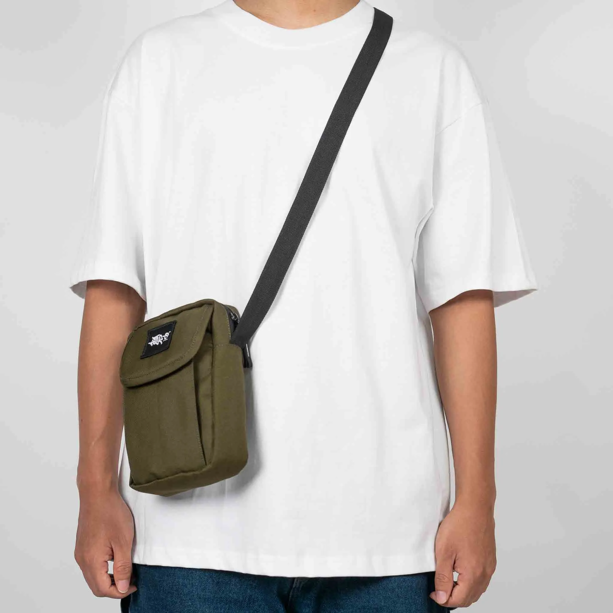 Essential Shoulder Bag (Olive)