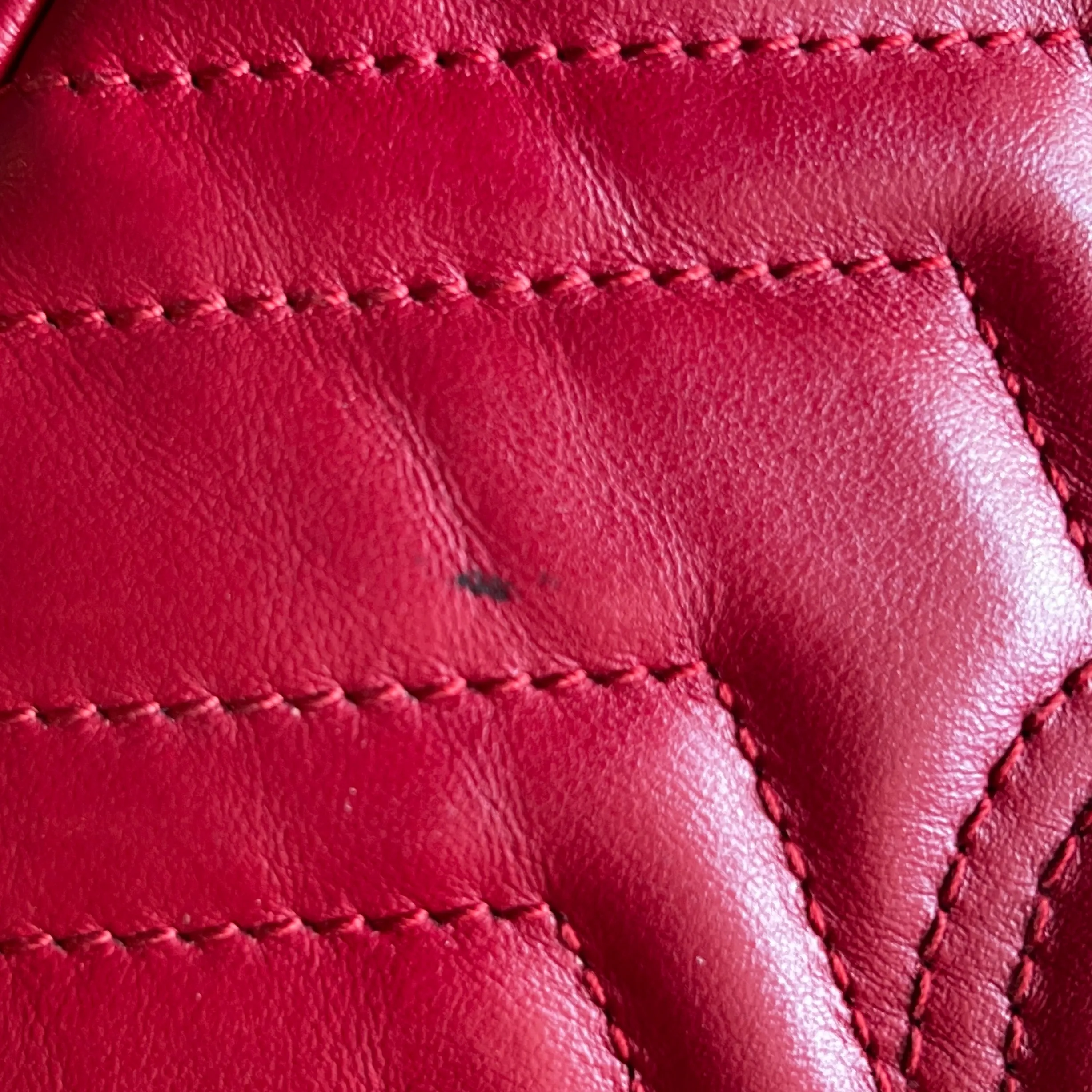 GUCCI Red Small Marmont Matelasse Flap Bag