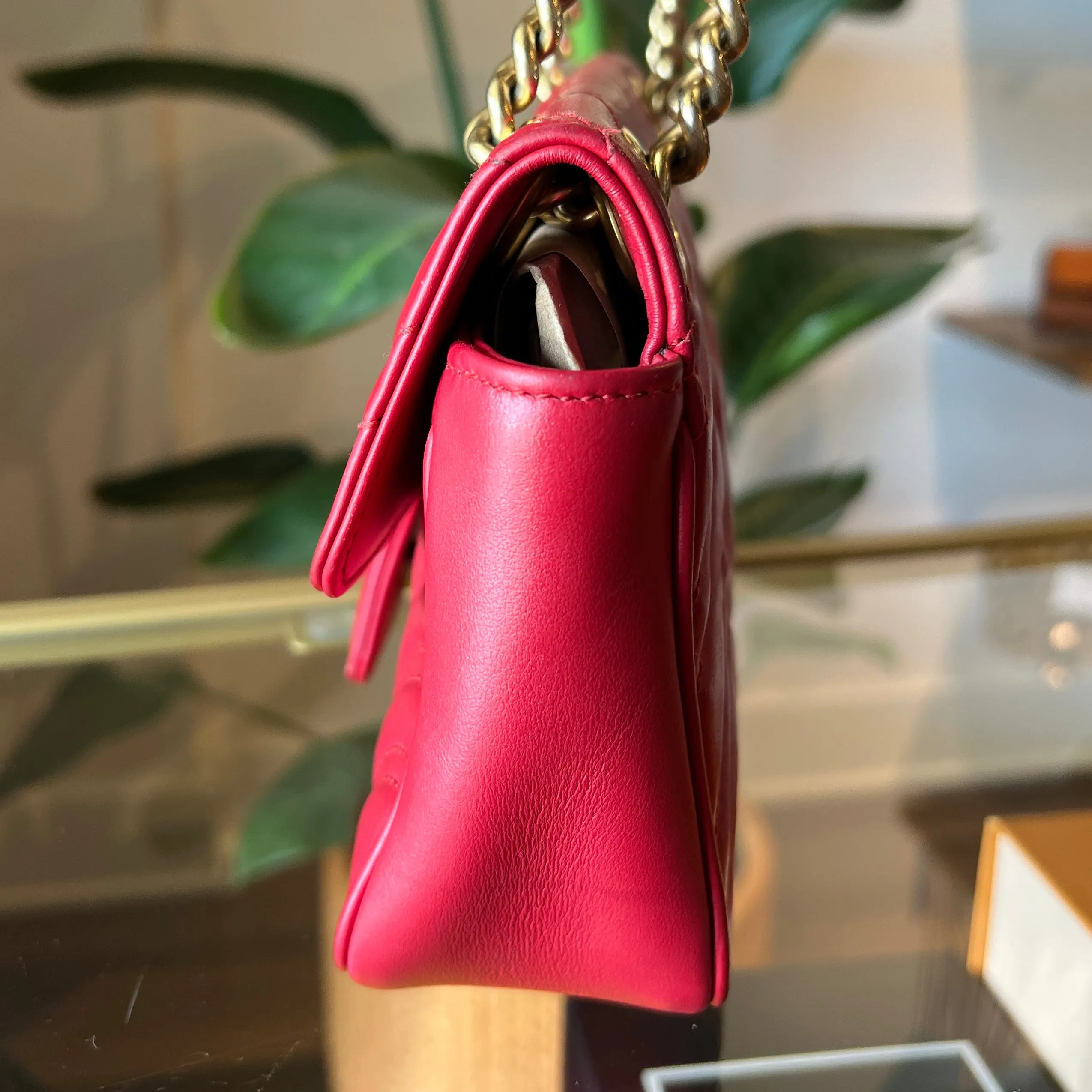 GUCCI Red Small Marmont Matelasse Flap Bag