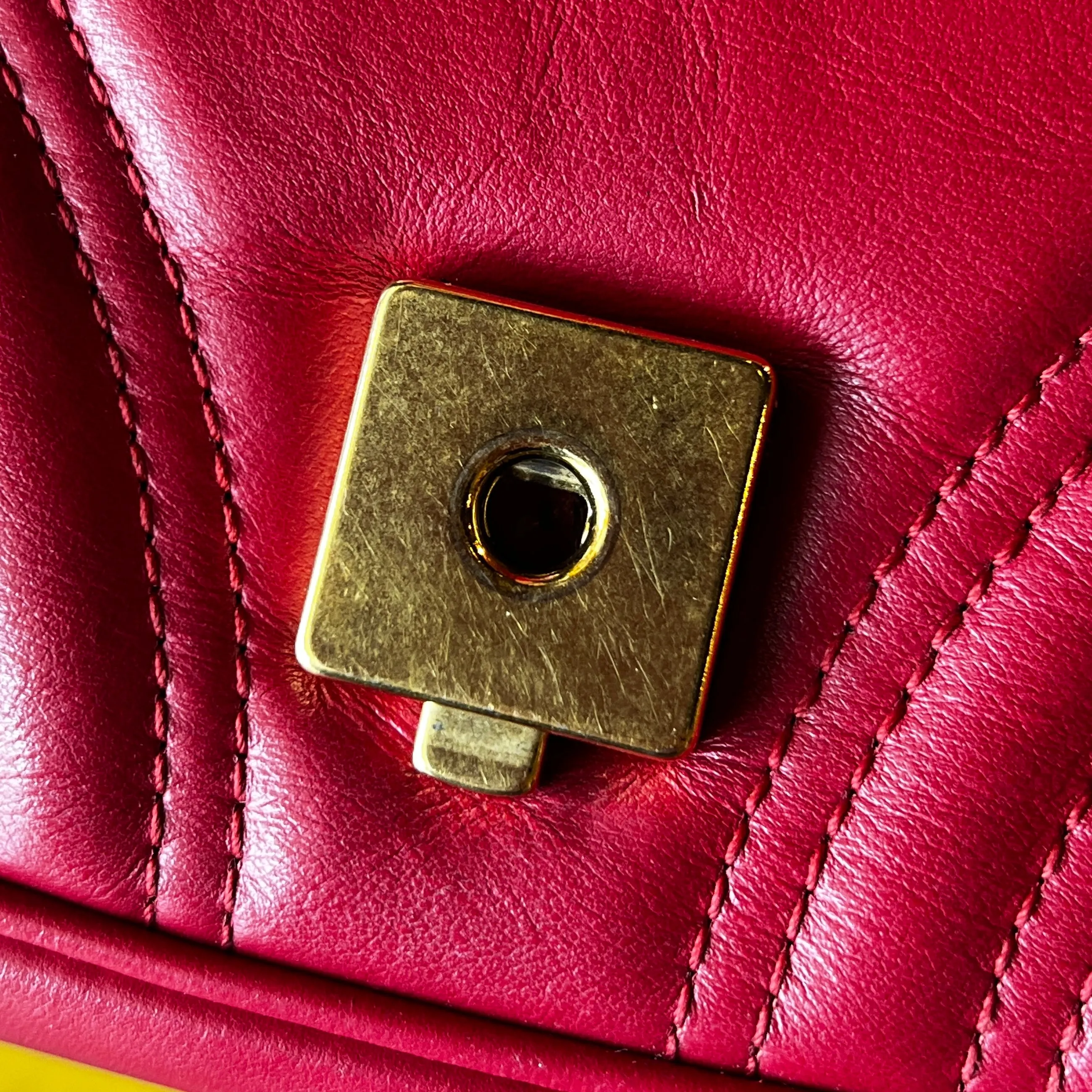 GUCCI Red Small Marmont Matelasse Flap Bag