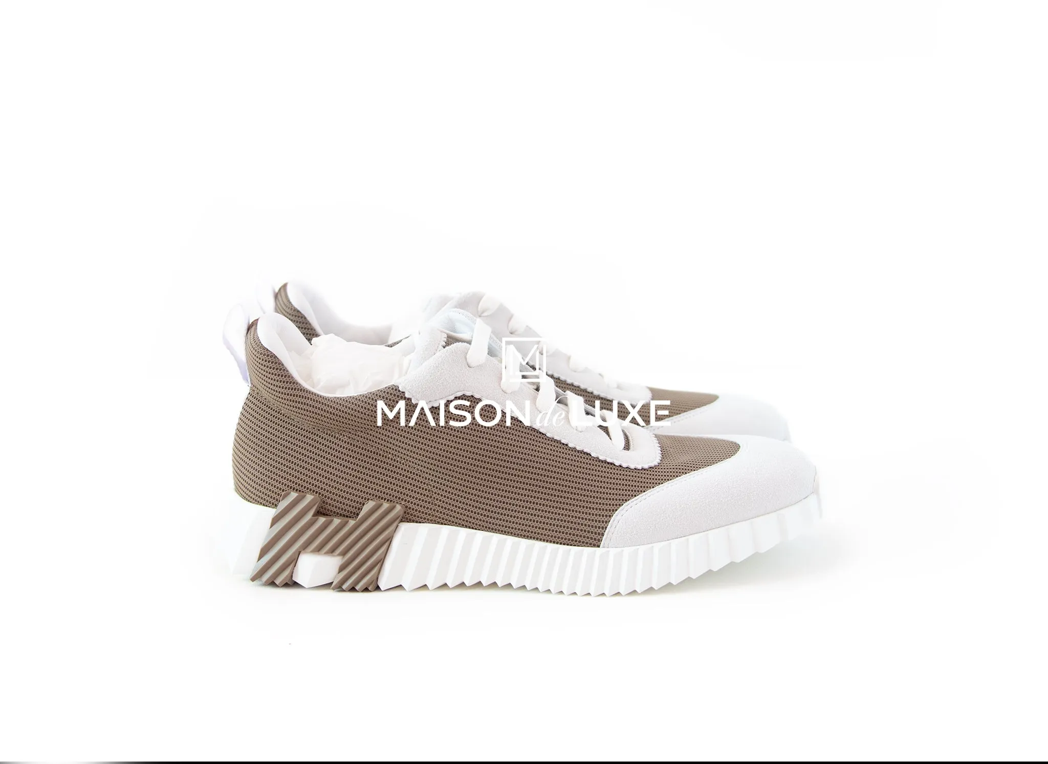 Hermes Men's Beige Bouncing 42 Sneaker