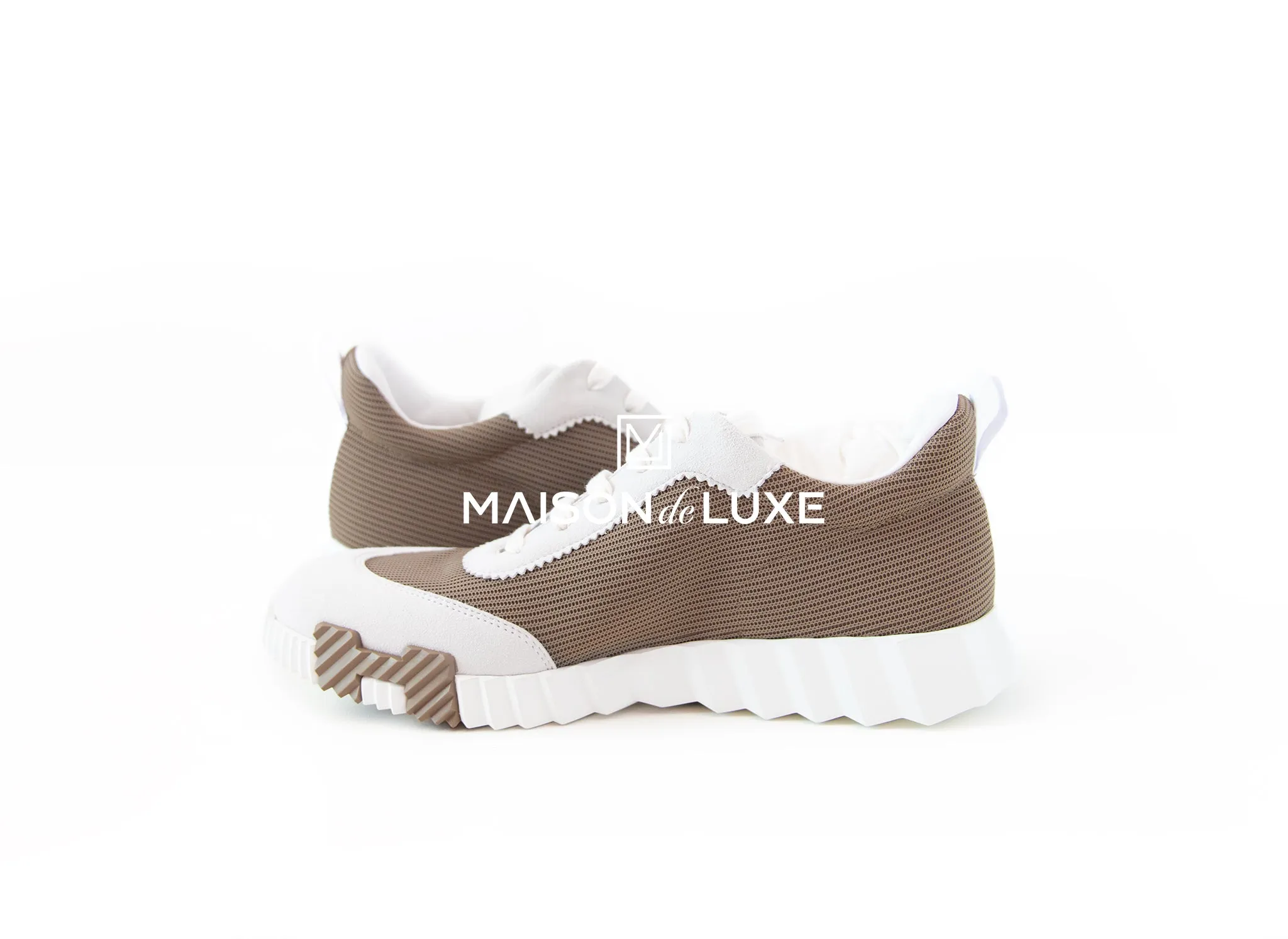 Hermes Men's Beige Bouncing 42 Sneaker