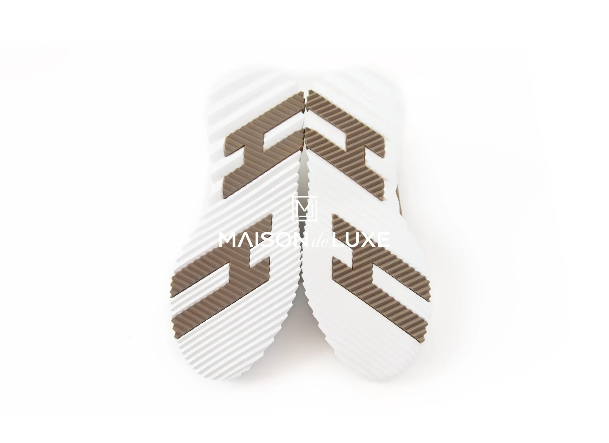 Hermes Men's Beige Bouncing 42 Sneaker