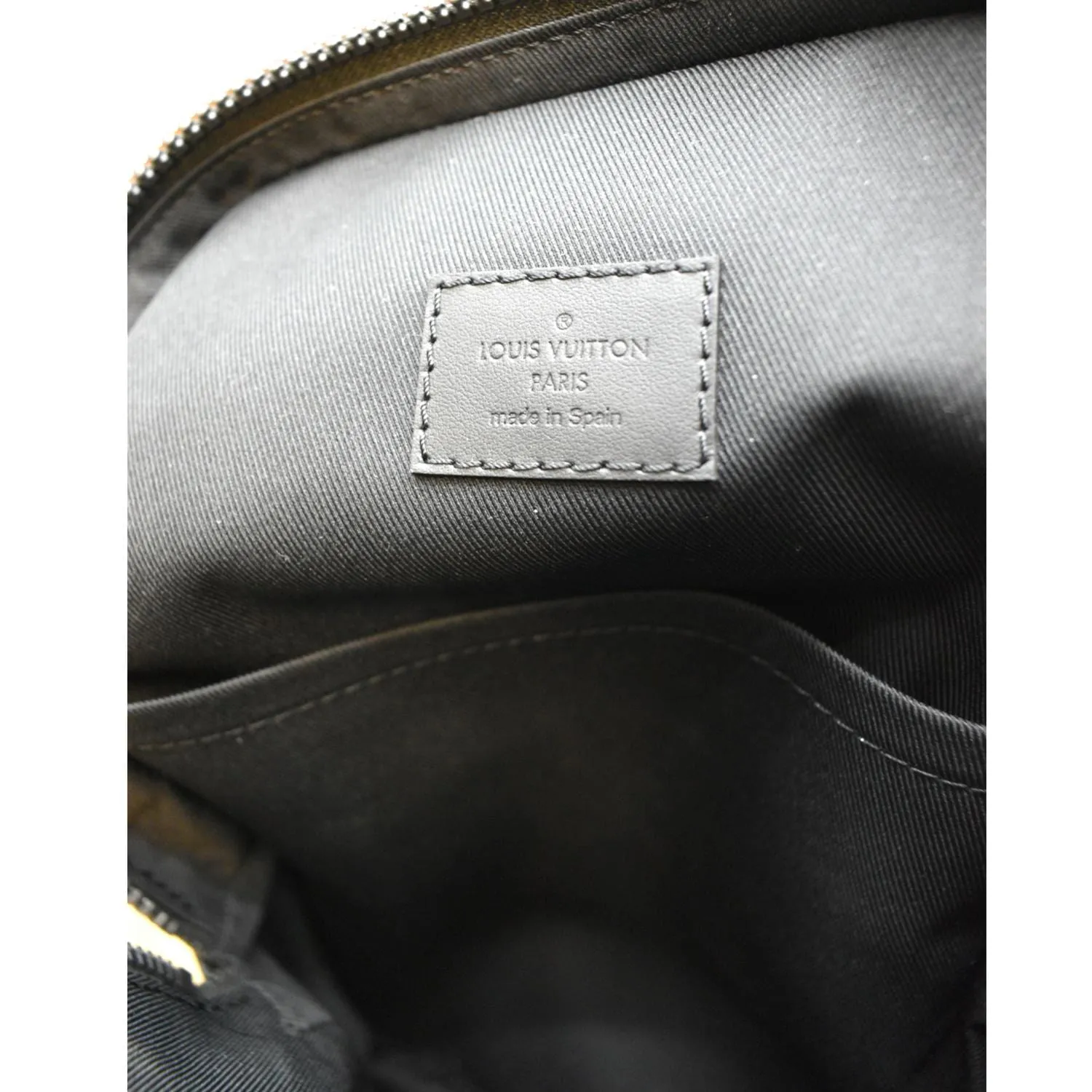 LOUIS VUITTON Avenue Sling Monogram Leather Crossbody Bag Blue