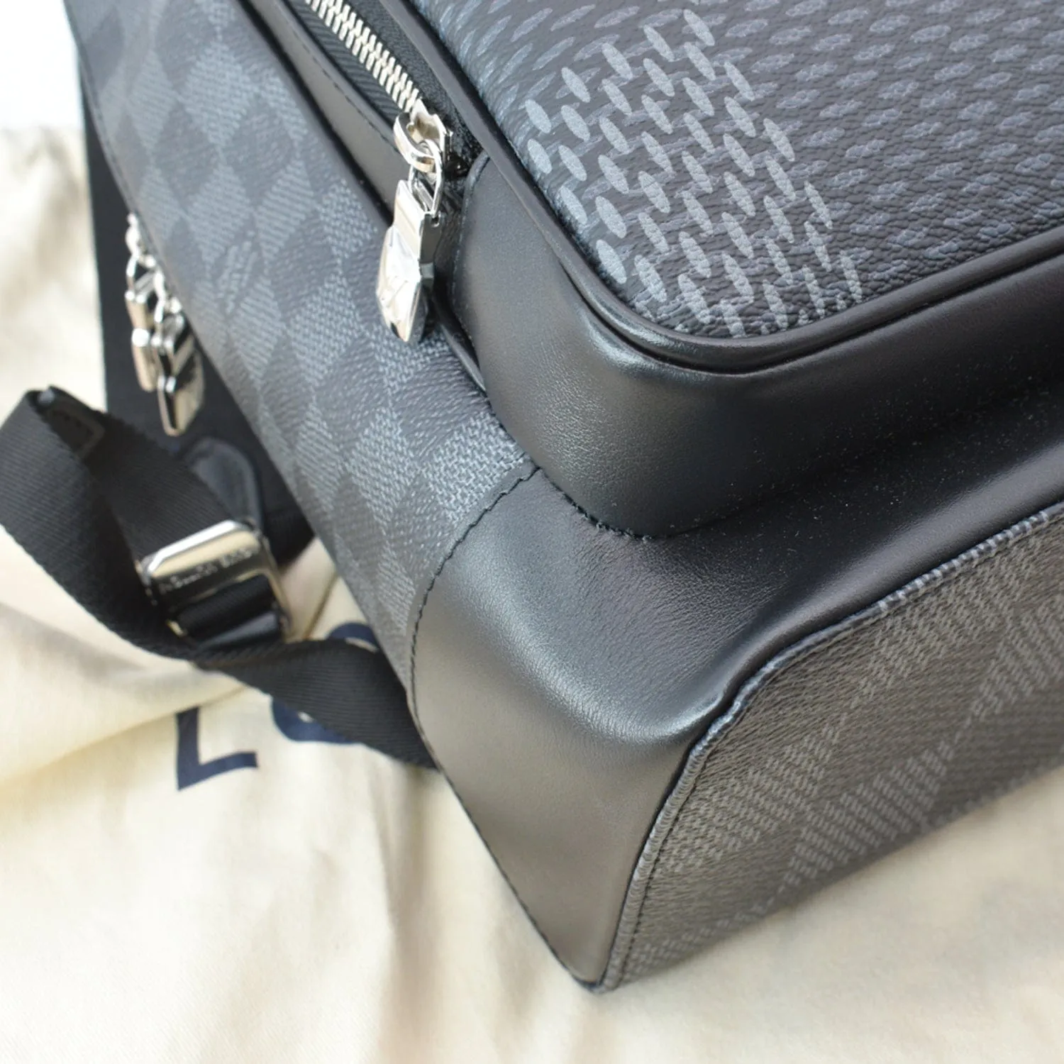 LOUIS VUITTON Campus Damier Graphite Canvas Backpack Bag Gray
