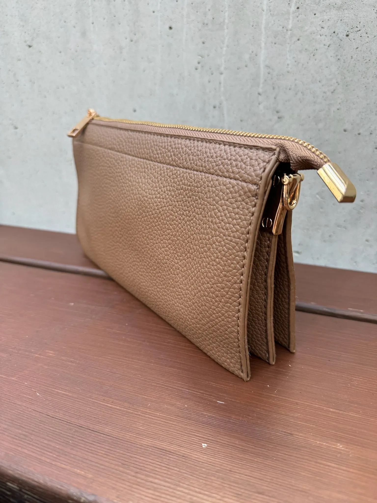 Mimi Jaylene Three Compartments Crossbody Bag | Vagabond Apparel Boutique