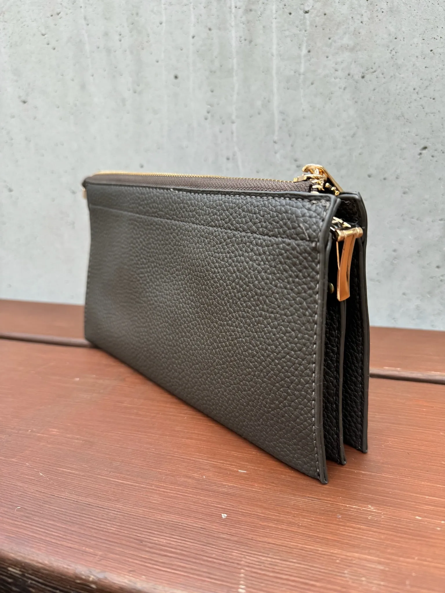 Mimi Jaylene Three Compartments Crossbody Bag | Vagabond Apparel Boutique
